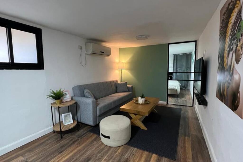 A New Jaffa Gallery Apartment A Minute From The Beach And Entertainment Centers Tel Aviv Ngoại thất bức ảnh